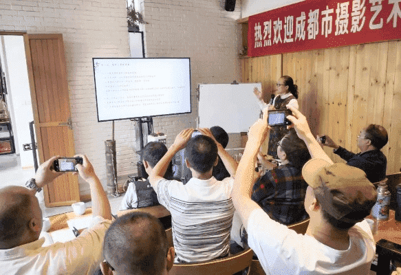 在成都王老师摄影，开启图片摄影培训的奇妙之旅