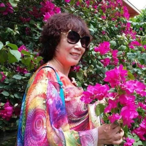 女士拍照摆姿势技巧 女士拍照摆姿势技巧