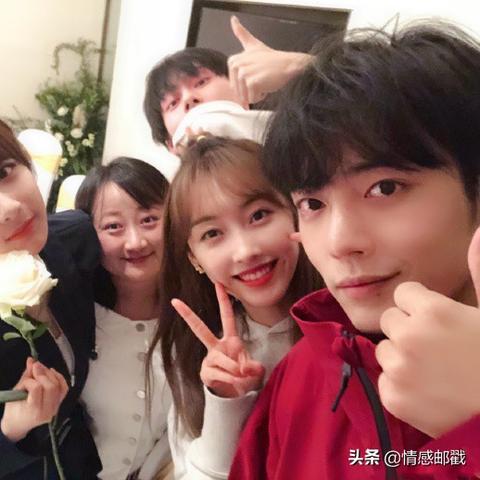生日拍照姿势大全 生日拍照姿势大全