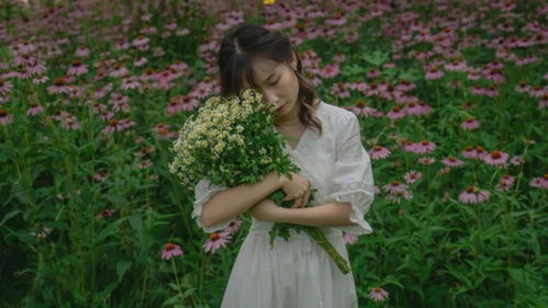 树林里拍照发朋友圈说说
