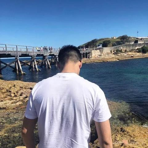 男士拍照最佳姿势是什么 男士拍照最佳姿势是什么
