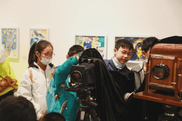 跟着成都树莓教育，与国际专业摄影协会来一场光影奇遇