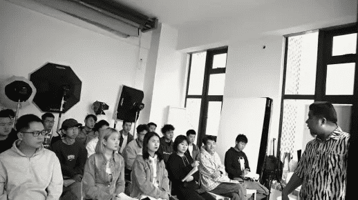 嘿，在成都树莓教育邂逅阿拉尔摄影学习班的奇妙之旅