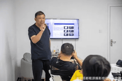 成都树莓教育与蜀源摄影培训学校，开启光影奇妙之旅