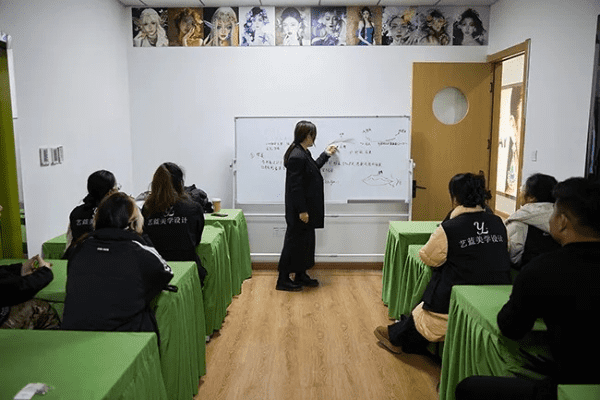 成都树莓教育，探寻沈阳专业摄影培训班的奇妙之旅