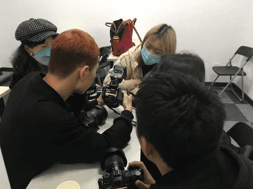 成都树莓教育，开启人像摄影师深圳培训的奇妙之旅
