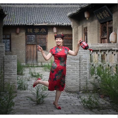 穿旗袍拍照怎么摆姿势好看图片 穿旗袍拍照怎么摆姿势好看图片