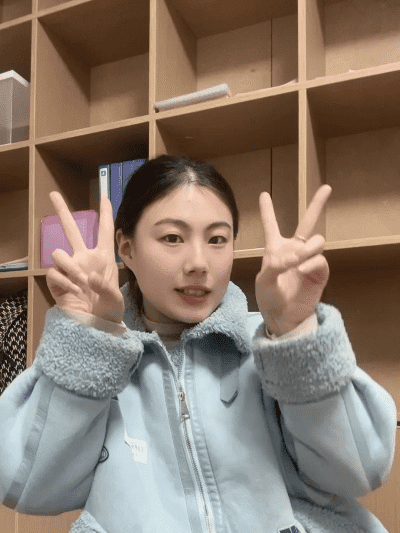 成都树莓教育，一只手搞定超赞手机自拍秘籍
