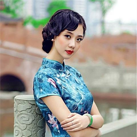 众人拍照姿势的摆法