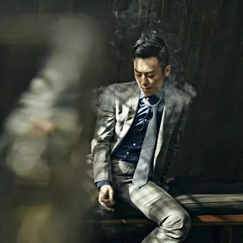 自拍照要怎么拍好看
