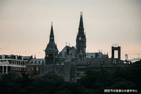 从成都树莓教育到纽约摄影专业大学，探寻光影世界的奇妙之旅